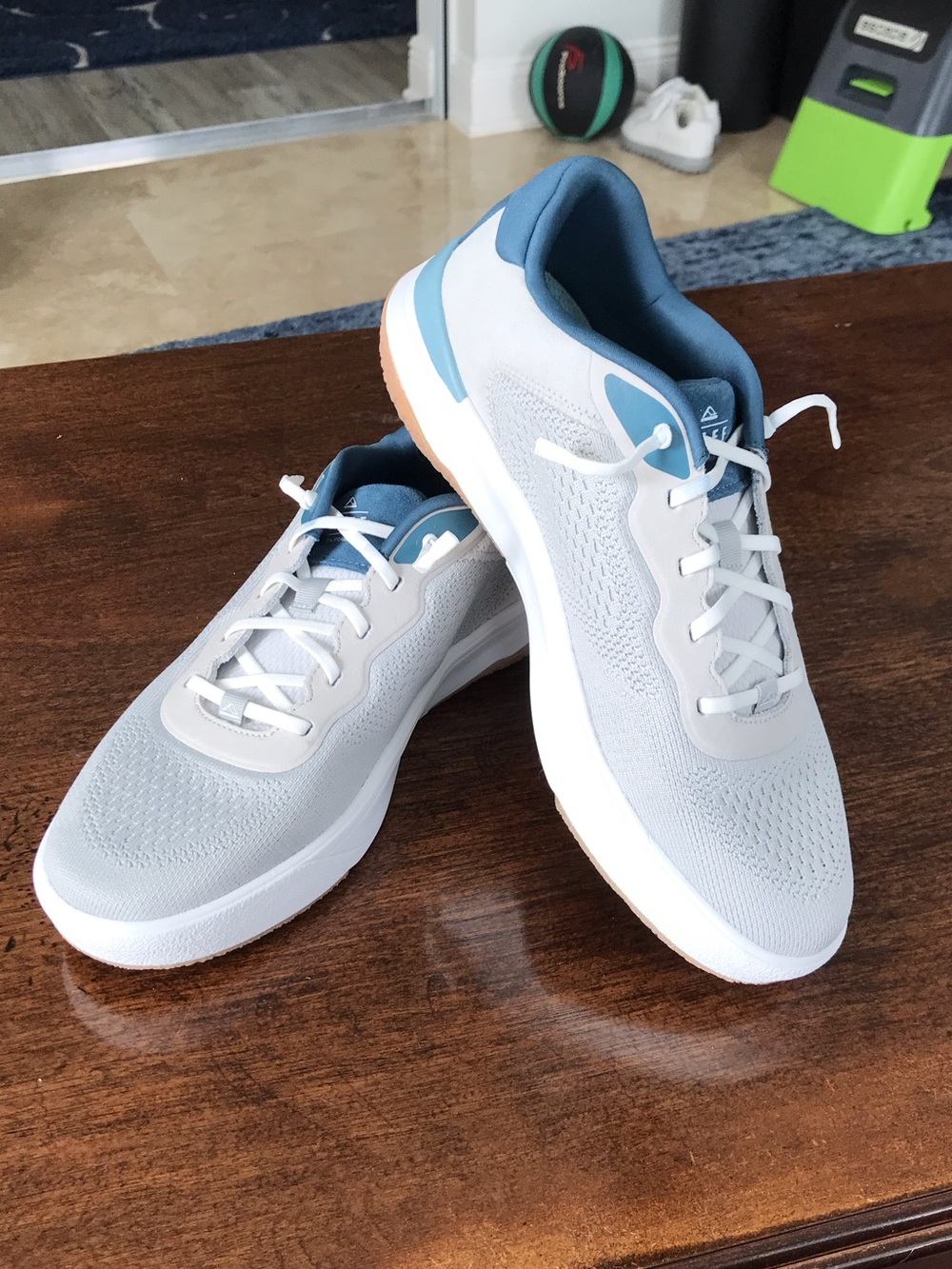 Reef White & Teal Casual Knit Sneakers